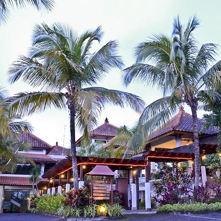 Hotel Tidar Malang Buitenkant foto