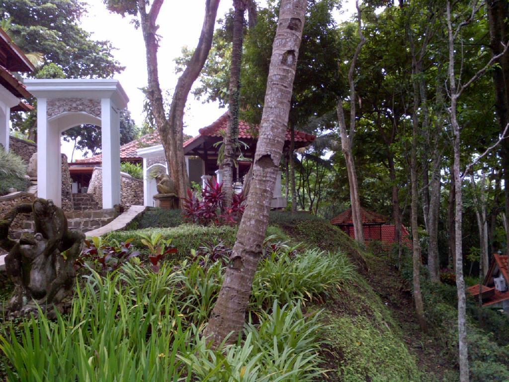 Hotel Tidar Malang Buitenkant foto