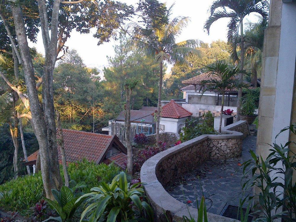 Hotel Tidar Malang Buitenkant foto