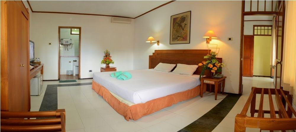 Hotel Tidar Malang Buitenkant foto