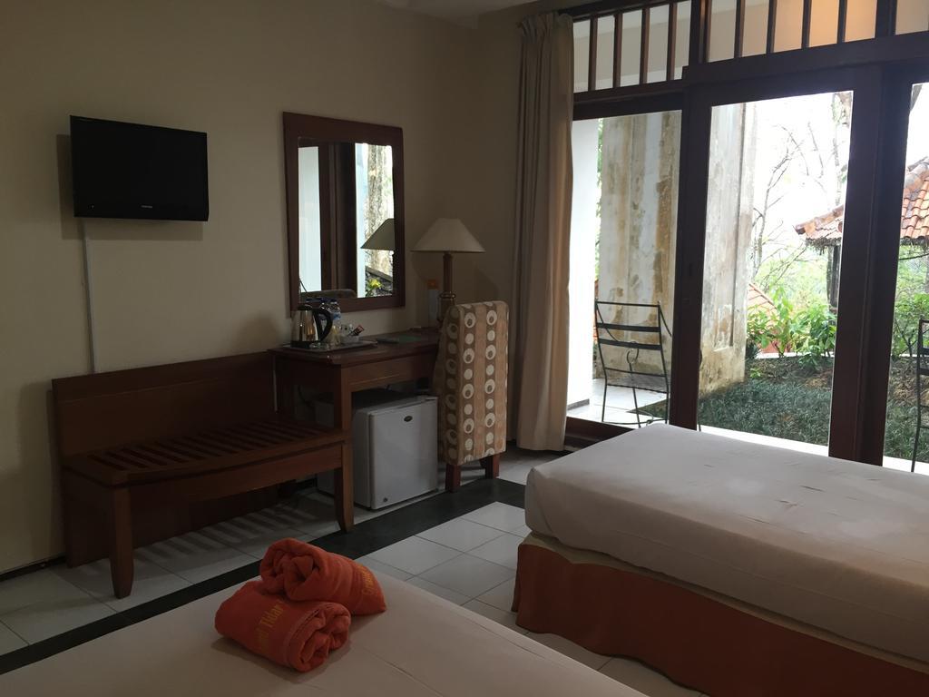 Hotel Tidar Malang Buitenkant foto