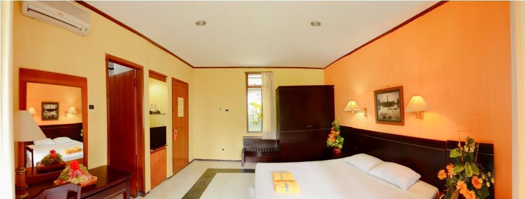 Hotel Tidar Malang Buitenkant foto