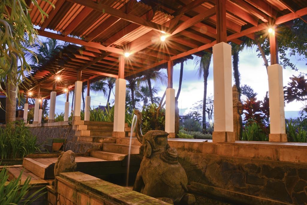 Hotel Tidar Malang Buitenkant foto