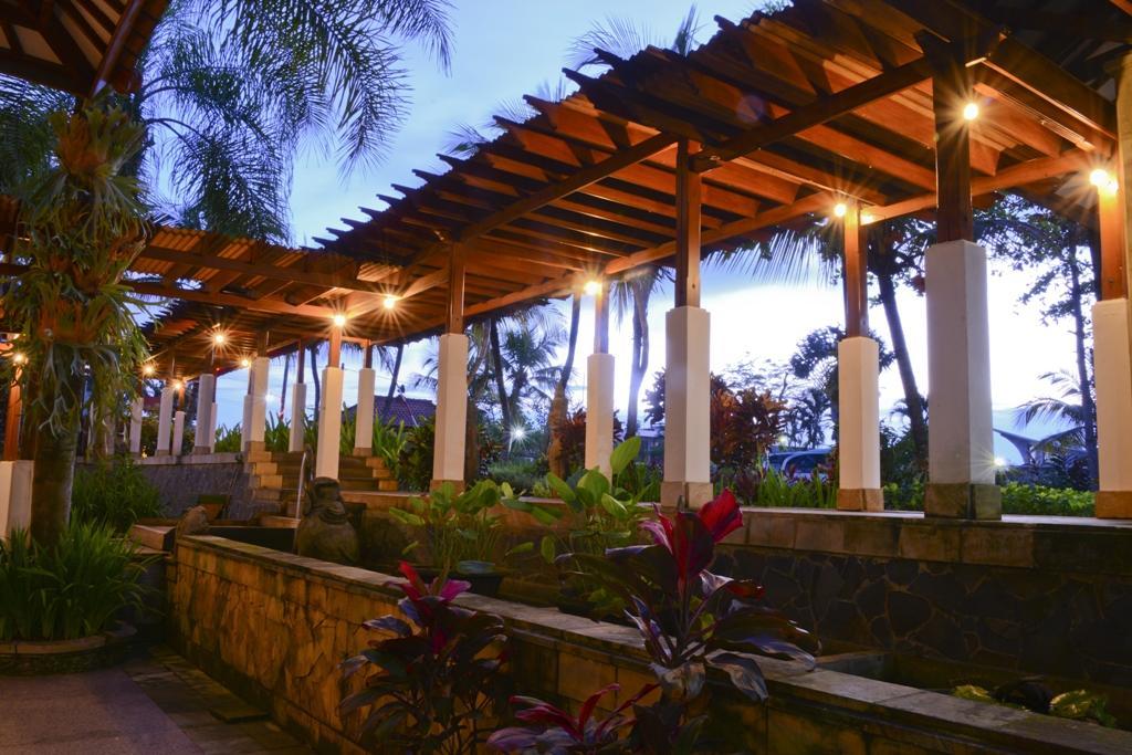 Hotel Tidar Malang Buitenkant foto